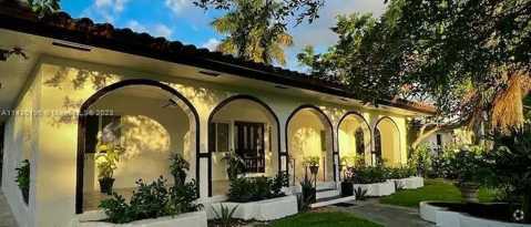 Building Photo - 867 NW 4th Ave Rental