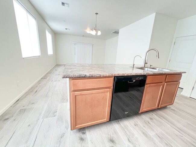 1735 Pinon Dr