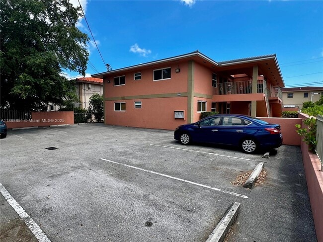 Building Photo - 2600 NW 14th St Rental
