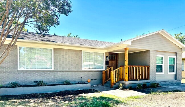 Photo - 441 Jolee St