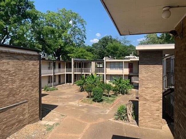 Photo - 151 N Belvedere Blvd Unit 10