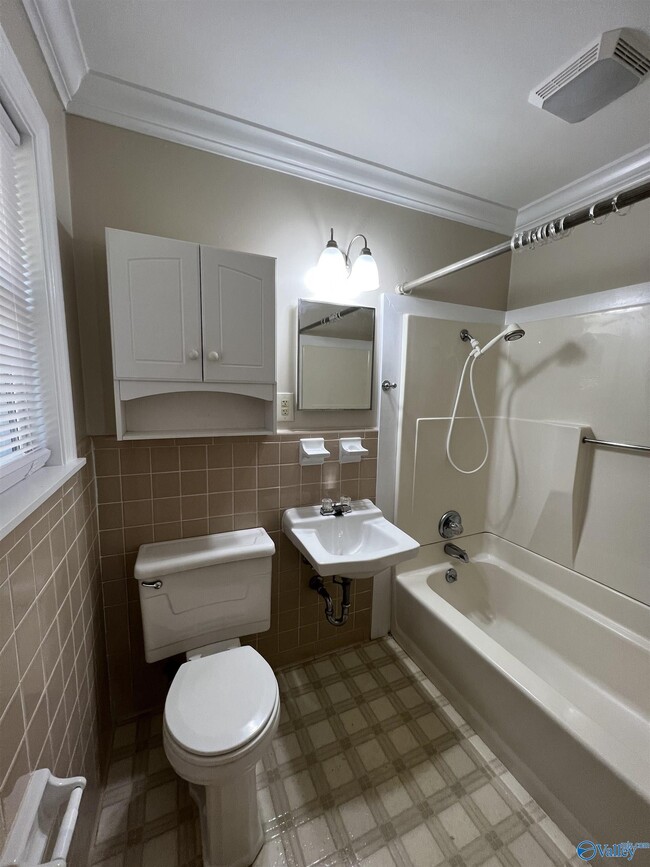 Photo - 23095 Kennedy Rd