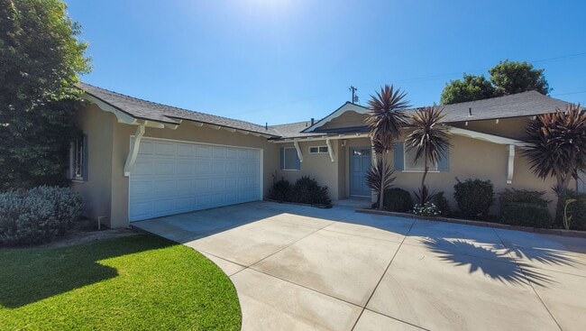 Photo - 3 Bed 2 Bath House Right Next To Disneyland! Available Now!