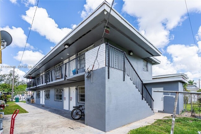 1445 NW 2nd Ave Unit 3