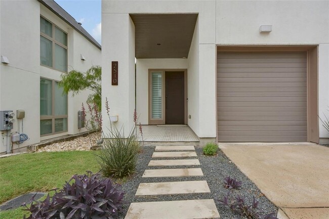 Photo - 2510 Sutherland St