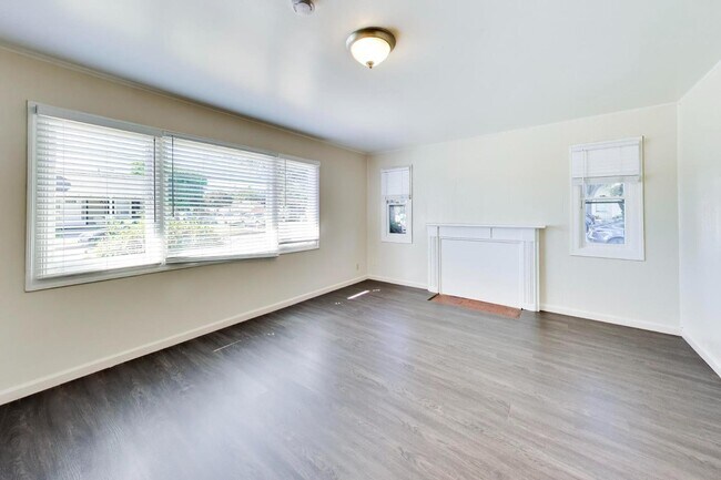 Photo - 795 Locust St