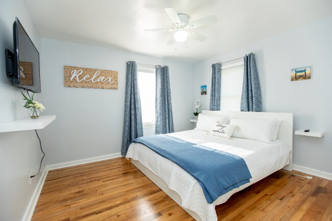 Photo - 9287 1st View St