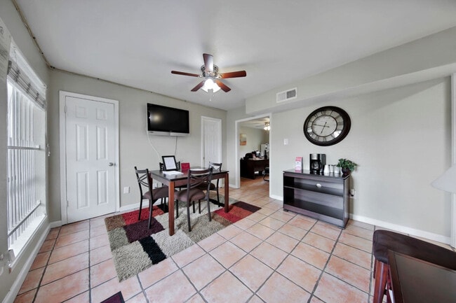 Pelican Pointe
