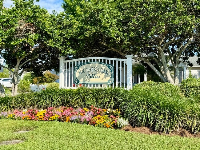 Southern Oak Villas - Central Villages Fl - 2442 Southern Oak St House