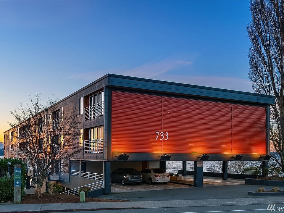 Photo - 733 Lake St S (Kirkland, WA)