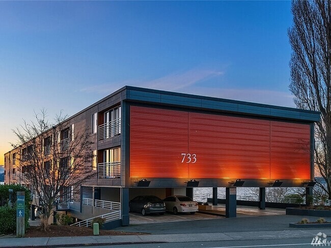 Building Photo - 733 Lake St S Unit 303 Rental