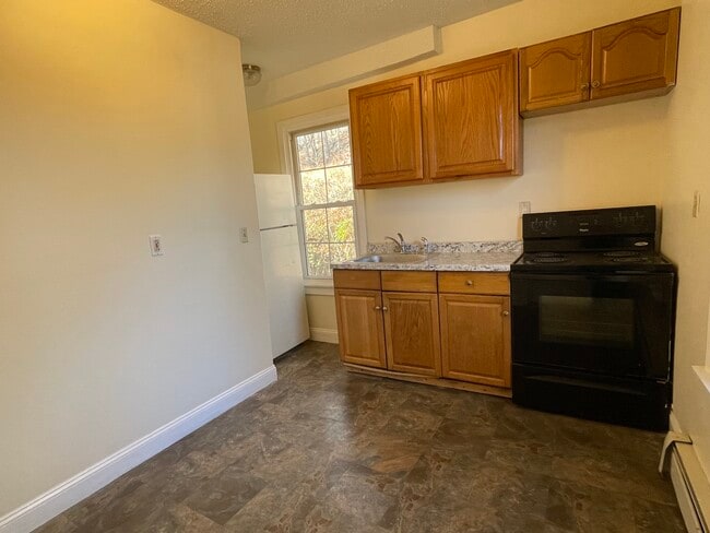 Building Photo - 73 W Thames St Unit 73B Rental