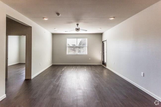 2 BR, 2 BA - The Zenith