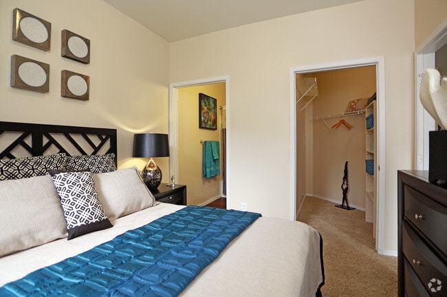 2BR, 2BA - B2