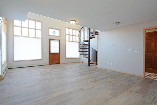 Photo - 814 Grand Ave Unit Commercial Storefront