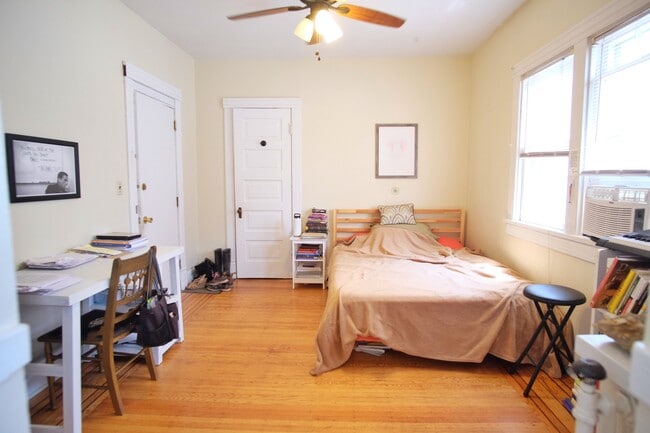 Photo - 2312 Bryant Ave S Unit 4