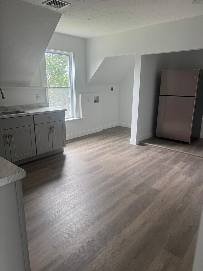 Photo - 70 Arlington St Unit 3 bedroom apartment 3rd flr