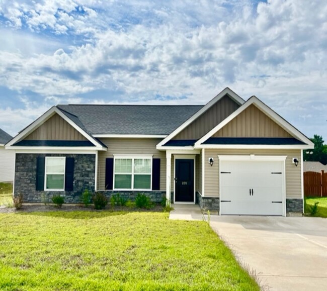 ONE STORY HOME IN DRAYTON HALL - ONE STORY HOME IN DRAYTON HALL