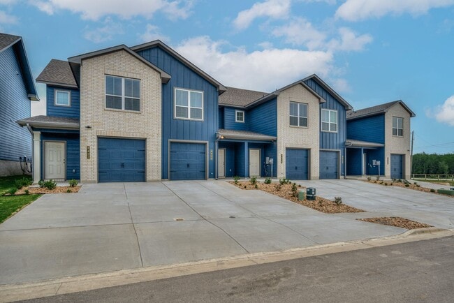 Building Photo - Be the first to live in this stunning bran... Rental