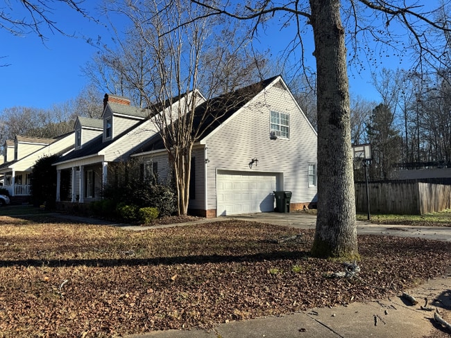 Photo - 135 Suffolk Dr