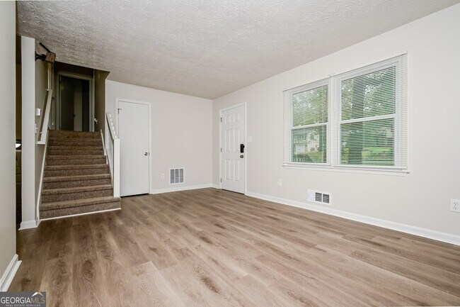 Photo - 40 Derby Country Dr