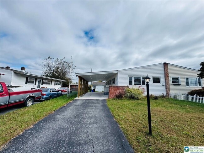 Photo - 1522 Elayne St