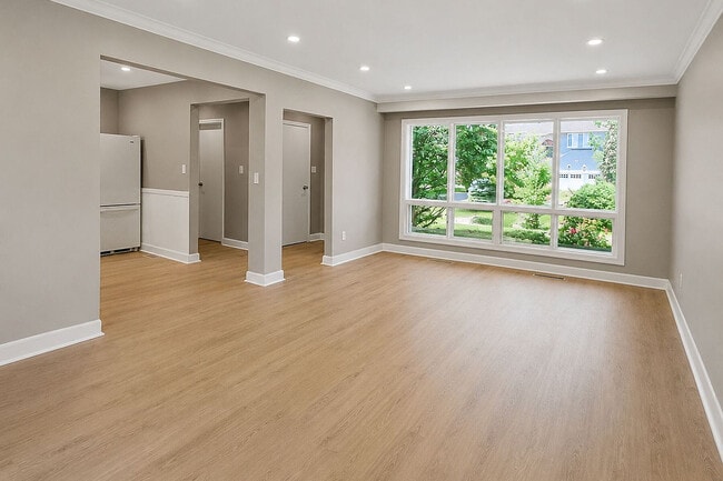 Photo - 9 Lloydminster Crescent