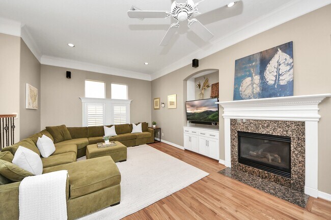 Photo - 2416 Bevis St