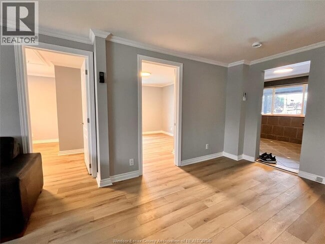 Photo - 1056 Erie St E