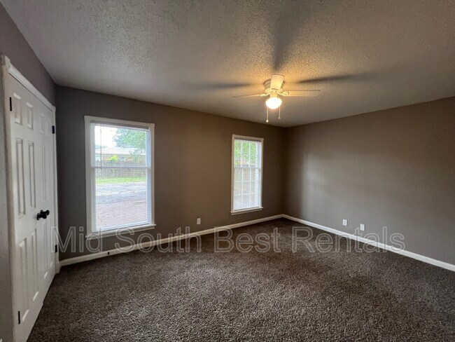 Photo - 1147 Prescott Rd