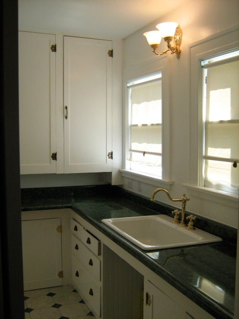 Kitchen - 1316 H St Unit A