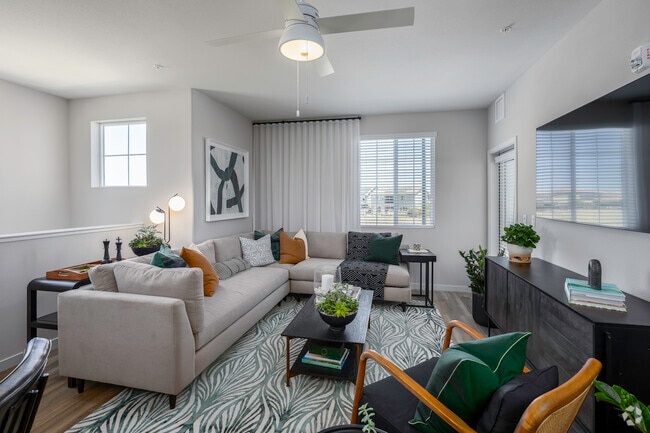3BR, 3BA - 1453SF - Living Room