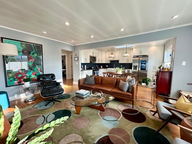 Photo - 763 Andover St