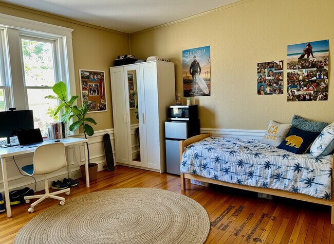 Photo - 330 St Paul St Unit 3