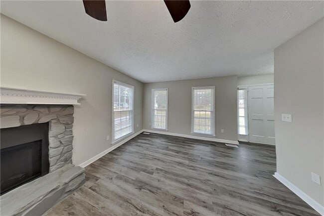 Photo - 89 White Oak St