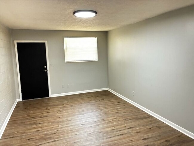 Photo - 7138 Conant Ave