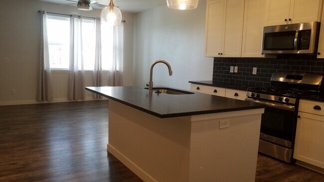 Photo - 1199 W Jackson Ave