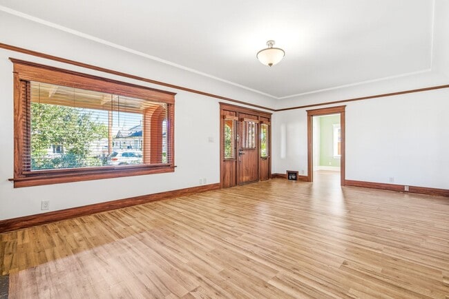 Photo - 314 E Palmyra Ave Unit 314