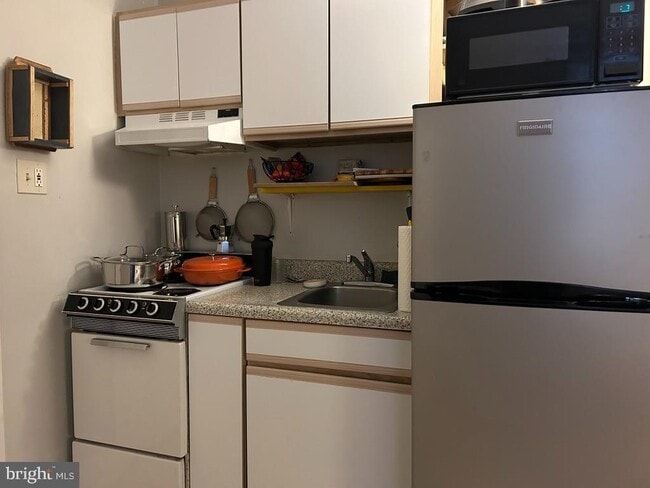 Photo - 1227 Spruce St Unit 1R