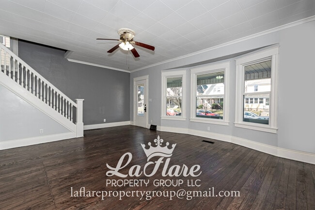 Photo - 631 Clark St