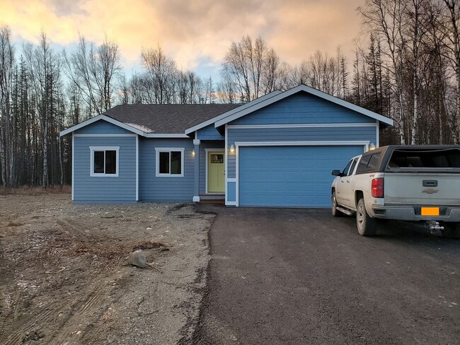 Building Photo - 3 BEDROOM | 2 BATHROOM | 2 CAR GARAGE | HA... Rental