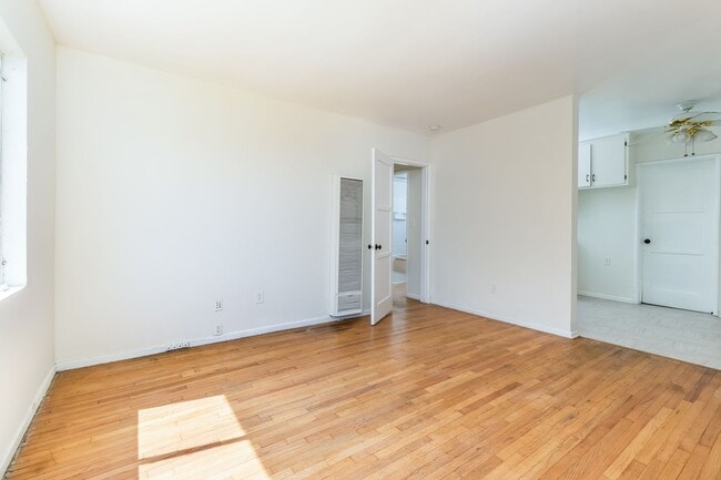 Photo - Bright & Spacious 1BR Retreat Near Keck Medical Center | Private Garage + Garden Space Unidad 2111