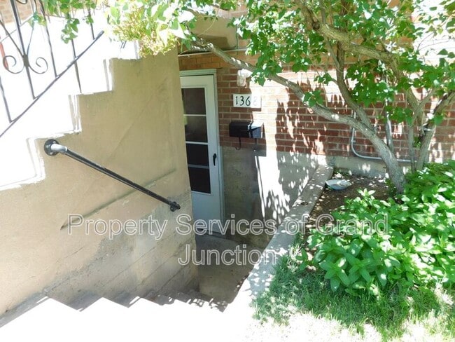 Photo - 1368 Elm Ave