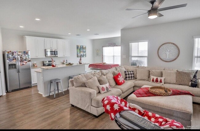 Photo - 6011 Macdona Ridge