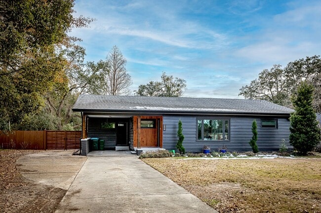 Building Photo - 3 Bedroom 2 Bath Downtown Ocean Springs Rental