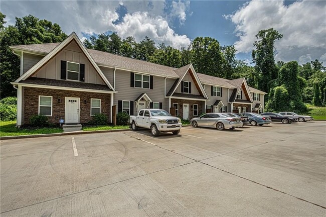 Building Photo - 502 Wimpy Mill Rd Rental