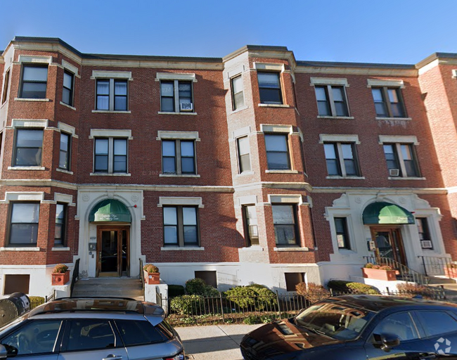 Building Photo - 441 Cambridge St Unit #5 Rental