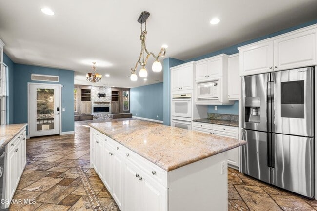 Photo - Beautiful 5 bed, 4.5 bath pool home in Wood Ranch