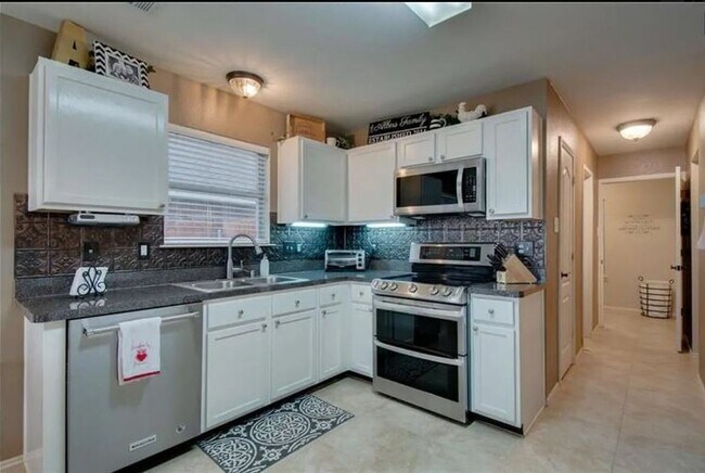 Photo - For Rent: Beautiful 3 Bedroom Home in Red Oak, TX!