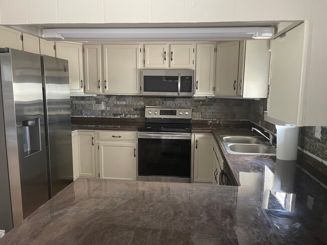 Photo - 615 Virginia Ct